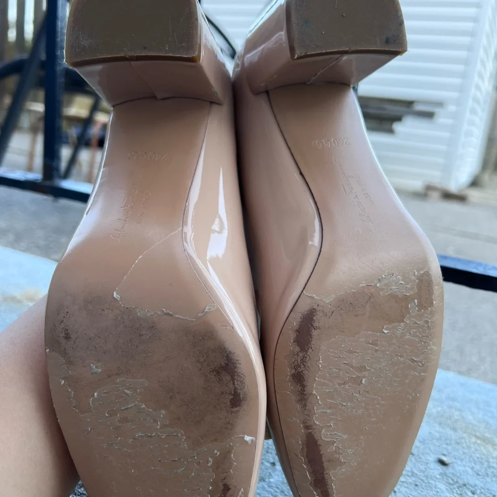 Salvatore Ferragamo Women's Beige Loafers with Bow Accent - Picture 4 of 4